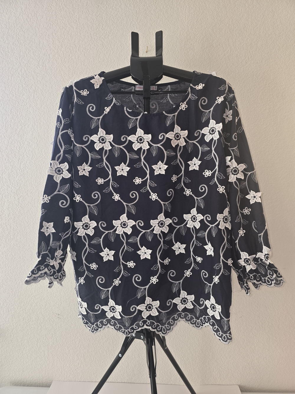 Embroidered Navy Floral Mesh Tunic Top Plus Size 2X NWT